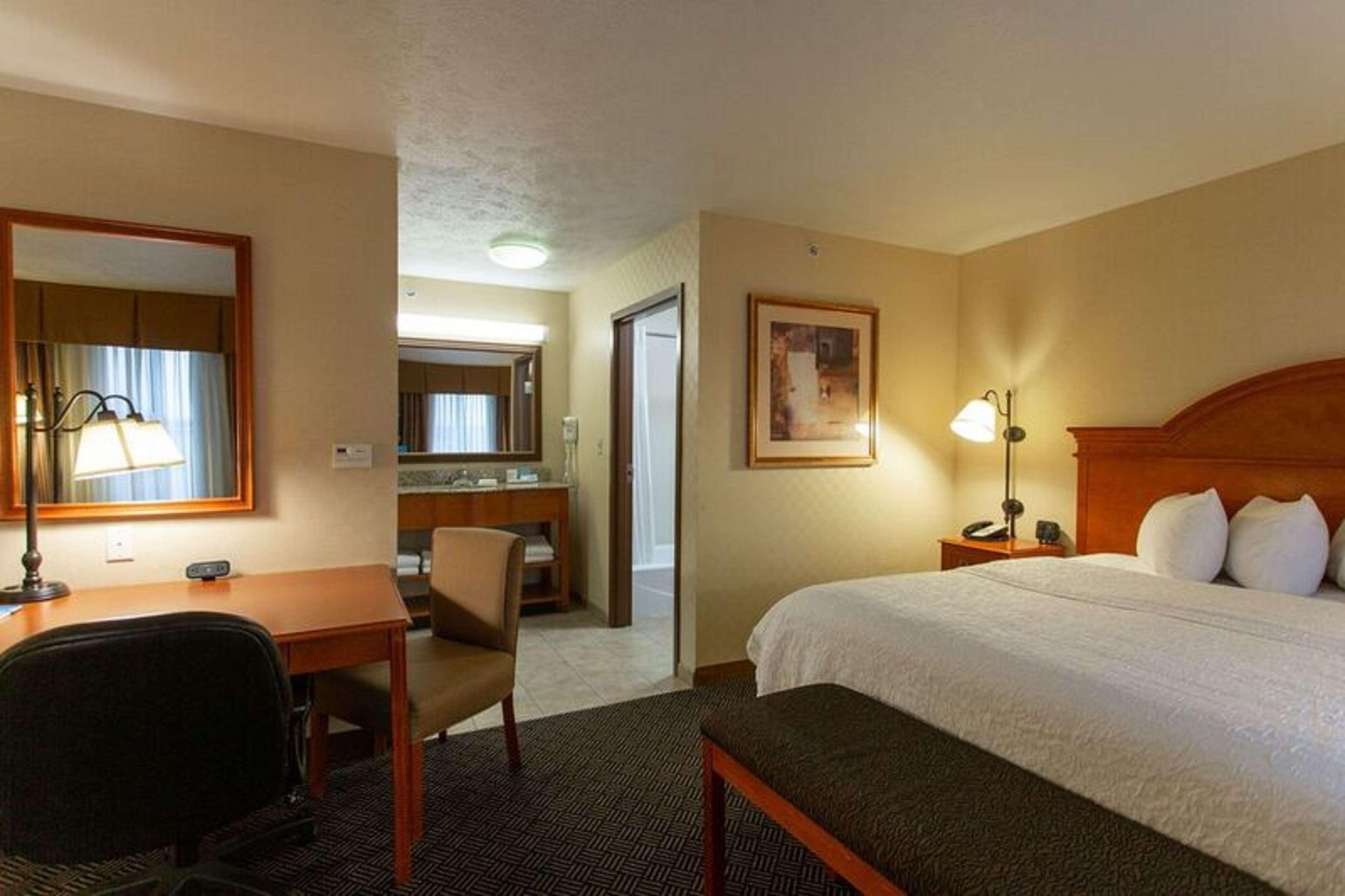 Hampton Inn Вотерлоо Екстер'єр фото
