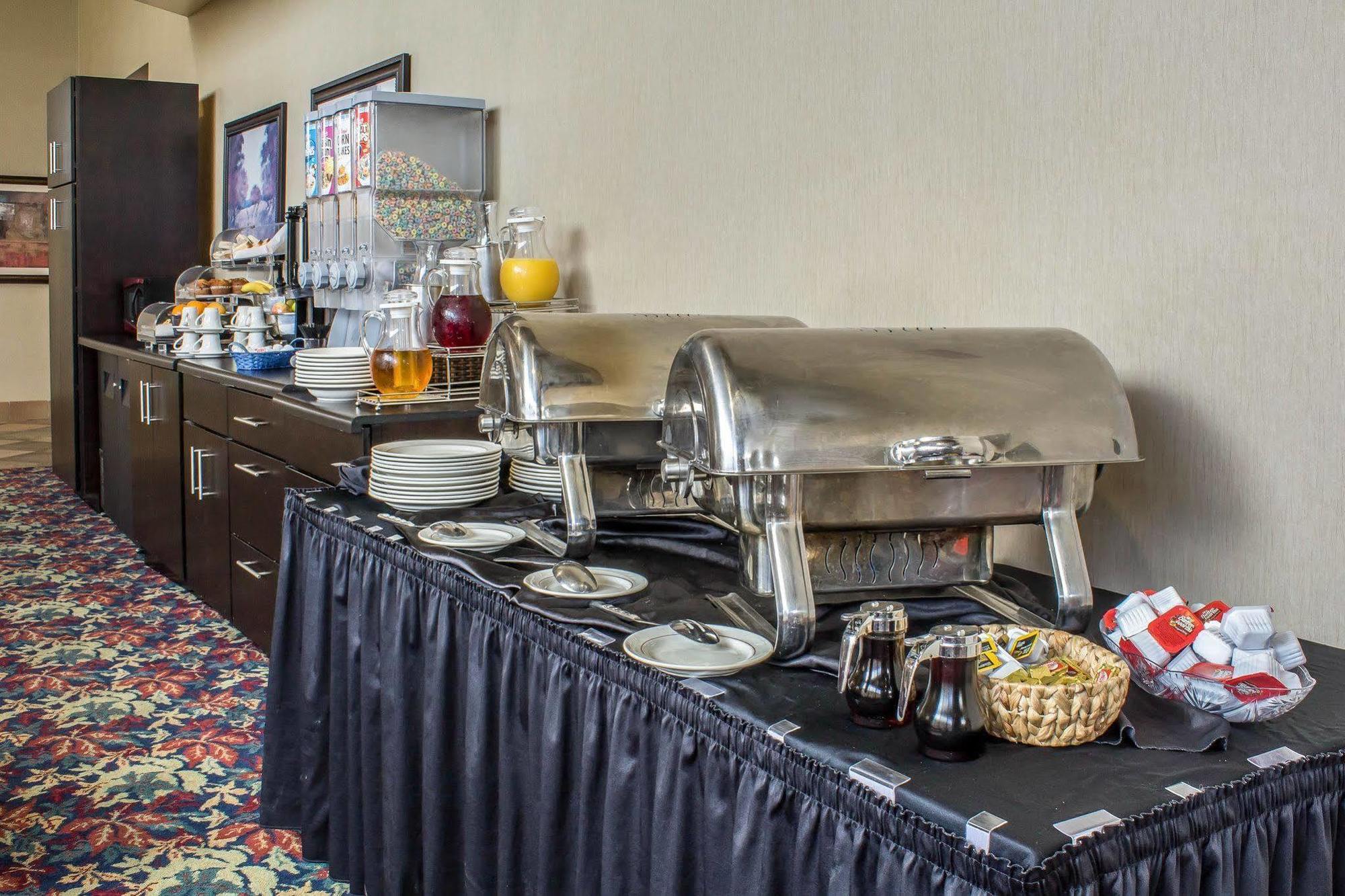 Hampton Inn Вотерлоо Екстер'єр фото